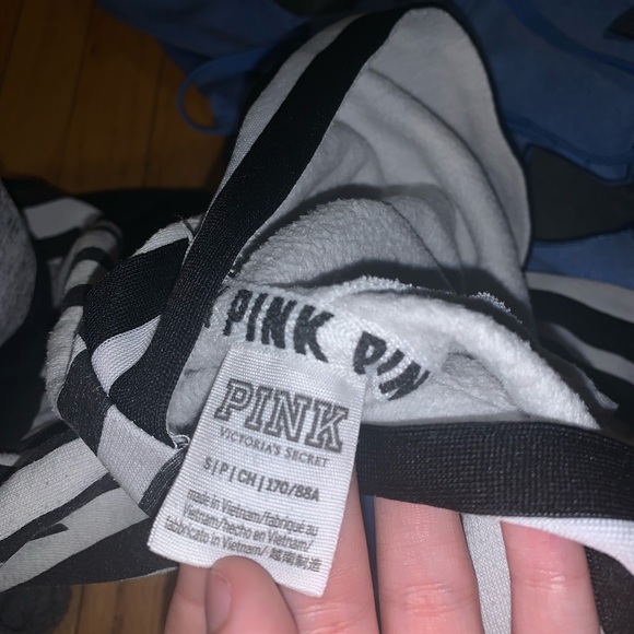 VS pink hoodie - Picture 3 of 3